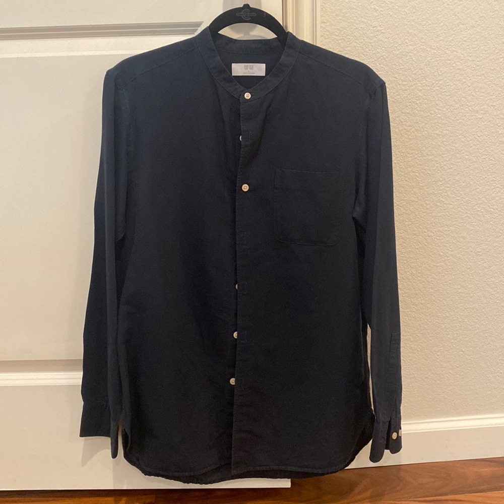 Uniqlo Men’s casual linen shirt, Size S in dark blue